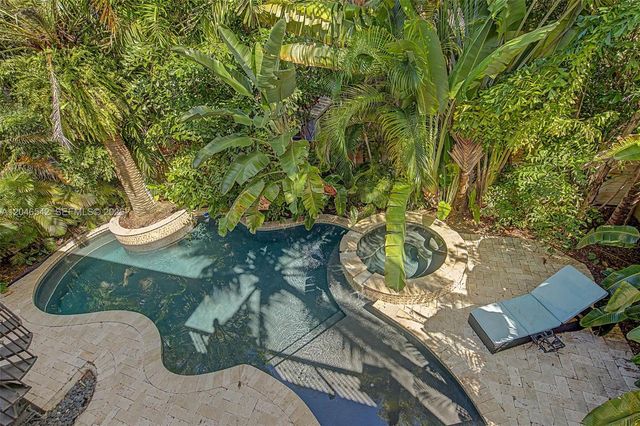 2561 Trapp Ave, Miami, FL 33133