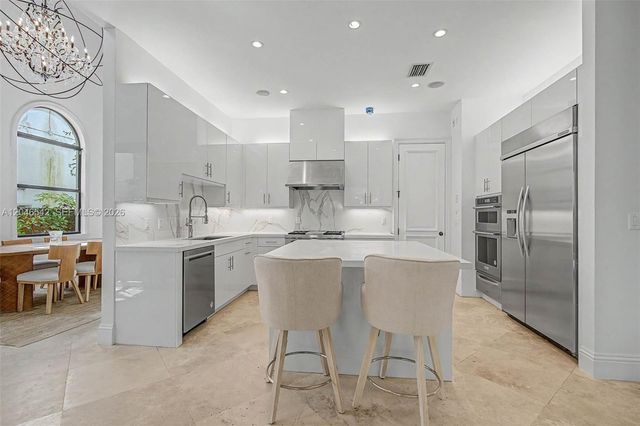 2561 Trapp Ave, Miami, FL 33133