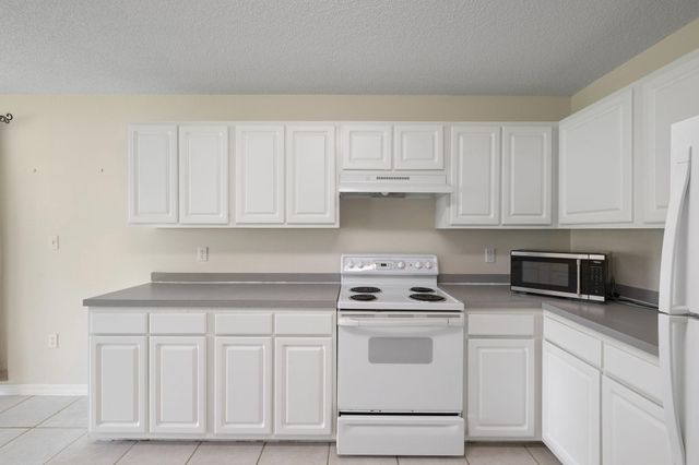 7221 Broadmoor Street, Navarre, FL 32566