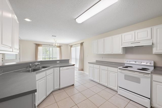 7221 Broadmoor Street, Navarre, FL 32566
