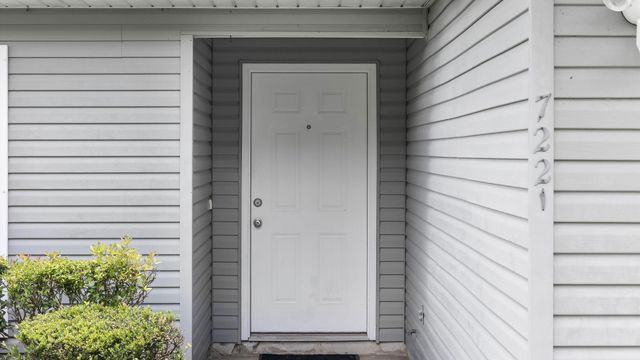 7221 Broadmoor Street, Navarre, FL 32566
