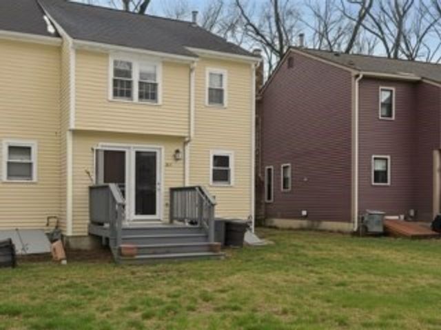 165 Wellman Ave 165, Chelmsford, MA 01863