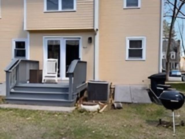 165 Wellman Ave 165, Chelmsford, MA 01863