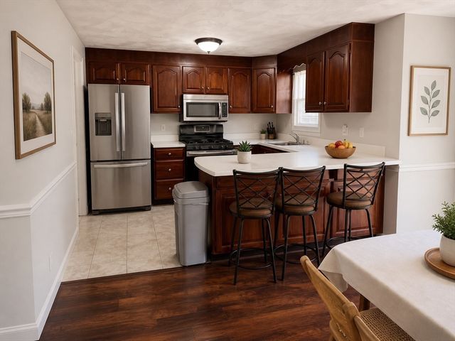 165 Wellman Ave 165, Chelmsford, MA 01863