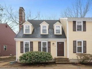 165 Wellman Ave 165, Chelmsford, MA 01863