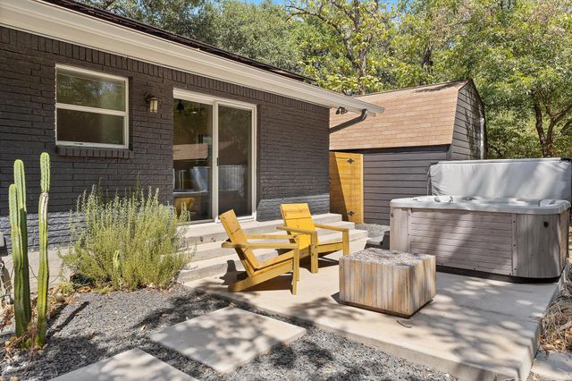 1804 Wildrose DR, Austin, TX 78721