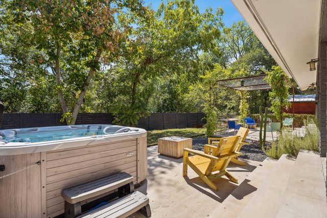 1804 Wildrose DR, Austin, TX 78721