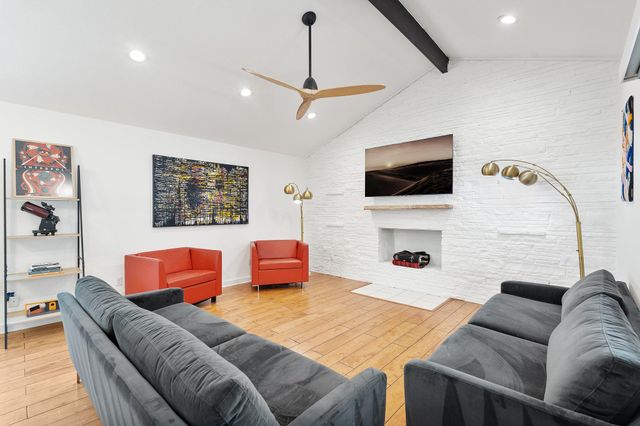 1804 Wildrose DR, Austin, TX 78721