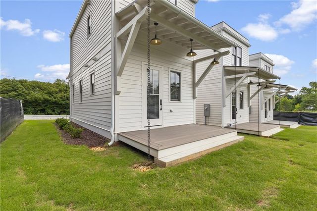 184 W Jarrard Street, Cleveland, GA 30528