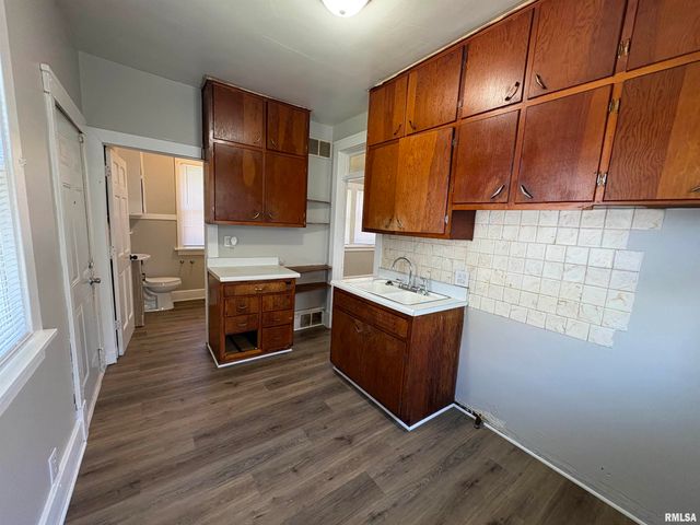 1107 W GILBERT Avenue, Peoria, IL 61604