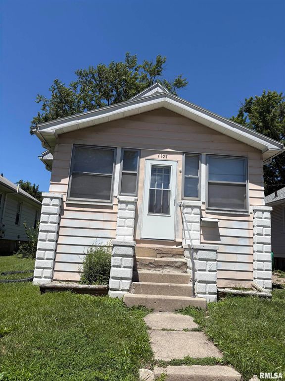 1107 W GILBERT Avenue, Peoria, IL 61604