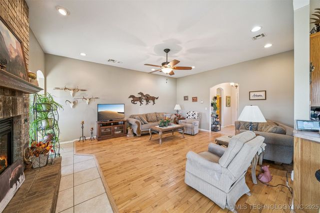 6628 N 427 Road, Chelsea, OK 74016