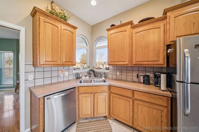 6628 N 427 Road, Chelsea, OK 74016