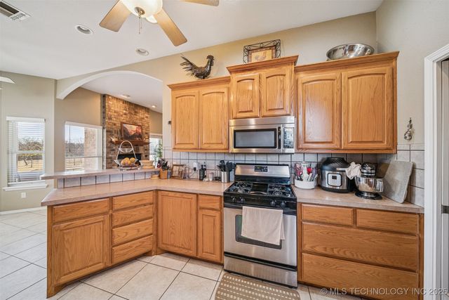 6628 N 427 Road, Chelsea, OK 74016