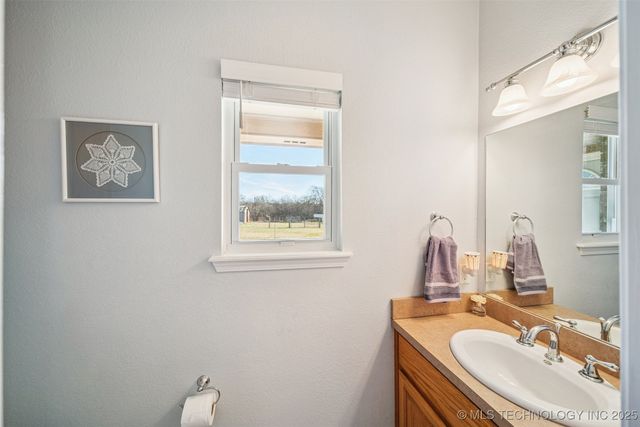 6628 N 427 Road, Chelsea, OK 74016