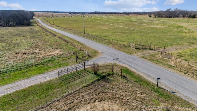 6628 N 427 Road, Chelsea, OK 74016