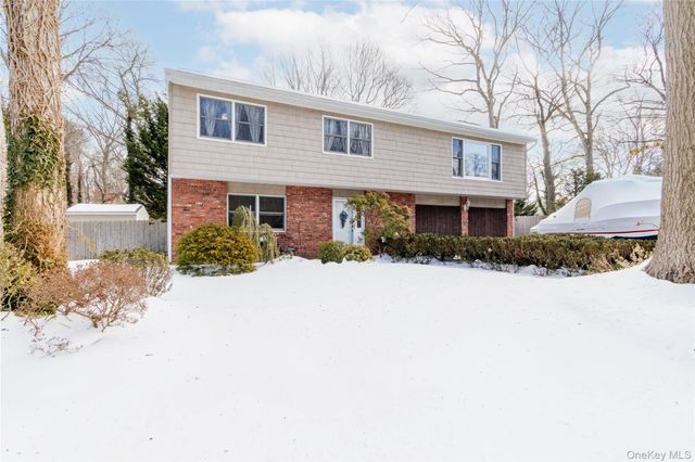 61 Pine Drive, Nesconset, NY 11767