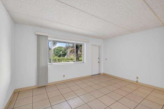 3300 Springdale Boulevard 208, Palm Springs, FL 33461