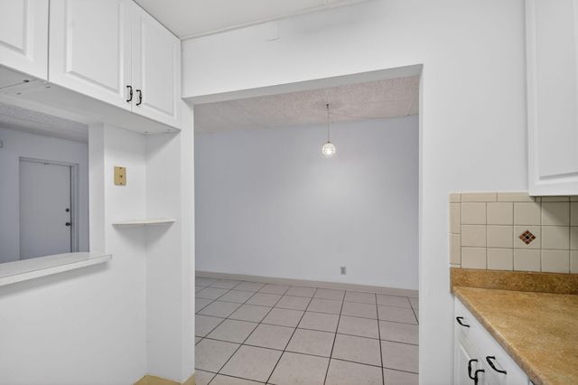 3300 Springdale Boulevard 208, Palm Springs, FL 33461