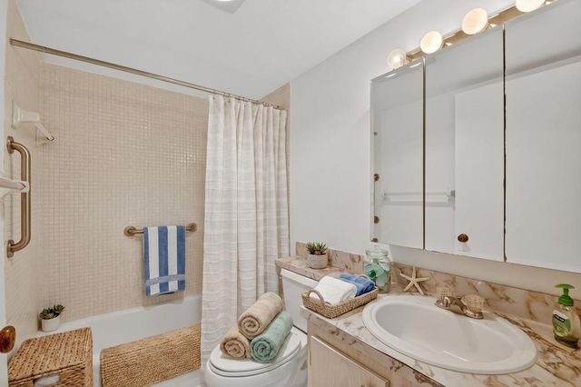 3300 Springdale Boulevard 208, Palm Springs, FL 33461