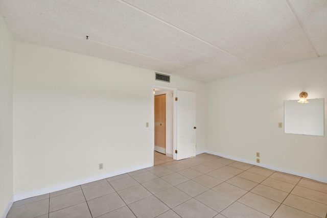 3300 Springdale Boulevard 208, Palm Springs, FL 33461