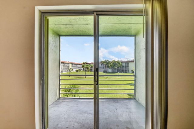 3300 Springdale Boulevard 208, Palm Springs, FL 33461