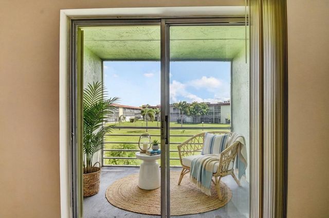 3300 Springdale Boulevard 208, Palm Springs, FL 33461