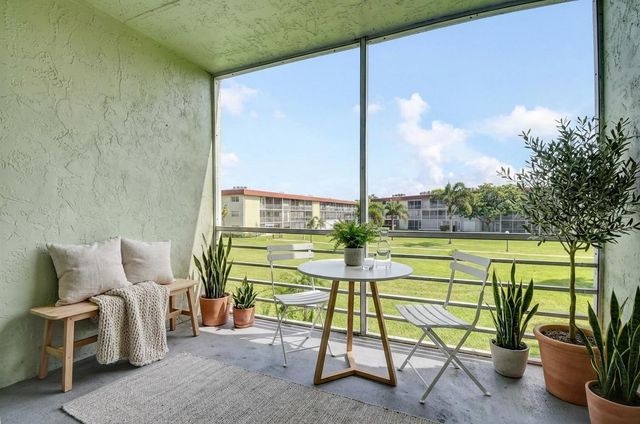 3300 Springdale Boulevard 208, Palm Springs, FL 33461