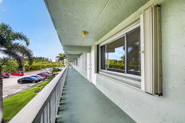 3300 Springdale Boulevard 208, Palm Springs, FL 33461