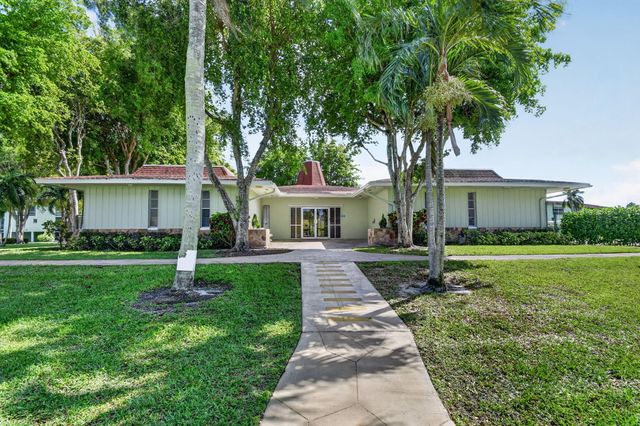 3300 Springdale Boulevard 208, Palm Springs, FL 33461