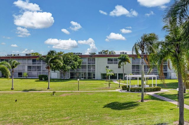 3300 Springdale Boulevard 208, Palm Springs, FL 33461