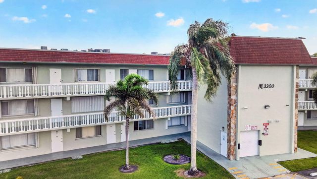 3300 Springdale Boulevard 208, Palm Springs, FL 33461