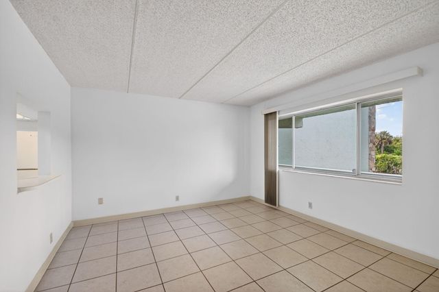 3300 Springdale Boulevard 208, Palm Springs, FL 33461