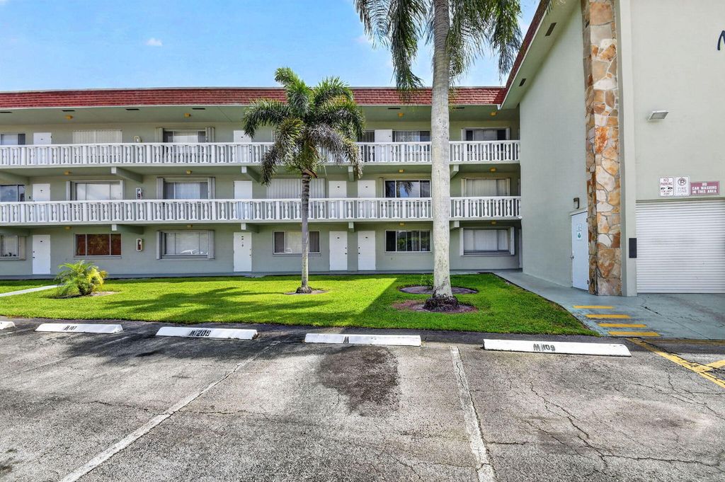 3300 Springdale Boulevard 208, Palm Springs, FL 33461