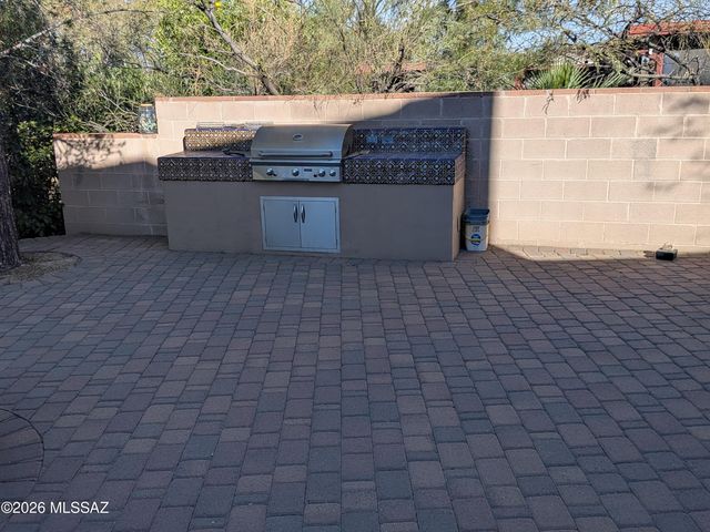 1021 N Darlene Drive, Vail, AZ 85641