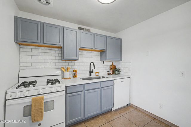350 N Silverbell Rd Apt 86, Tucson, AZ 85745