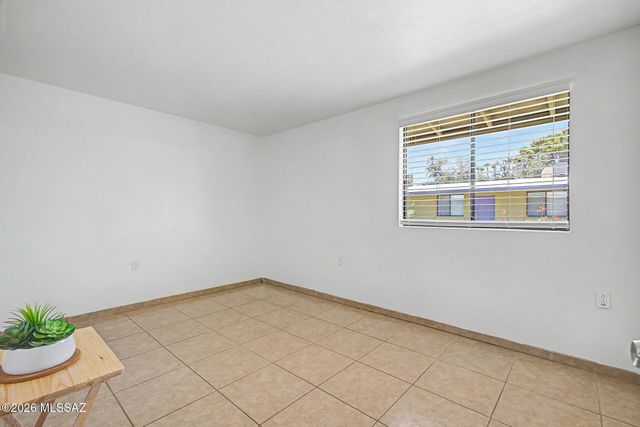 350 N Silverbell Rd Apt 86, Tucson, AZ 85745