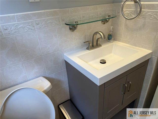170 Prospect Avenue, Edison, NJ 08817