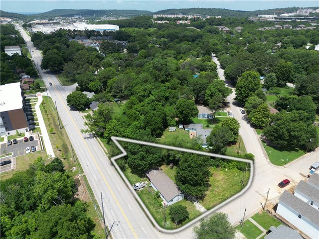 602 W 15th Street, Fayetteville, AR 72701