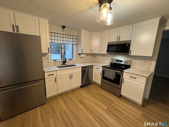 79 Goodwin Avenue, Wethersfield, CT 06109