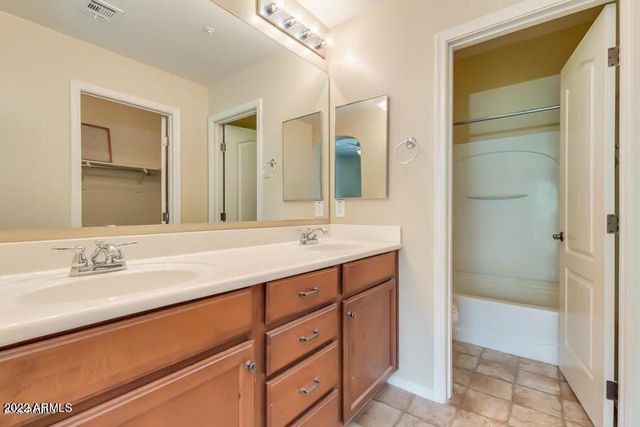 4750 E THUNDERHEART Trail 102, Gilbert, AZ 85297