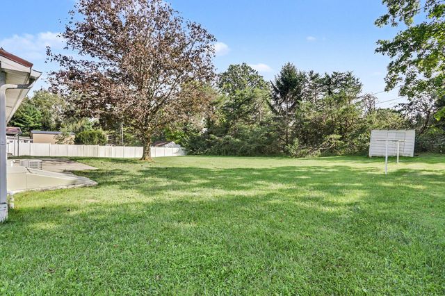 197 Helen Road SW, Pataskala, OH 43062
