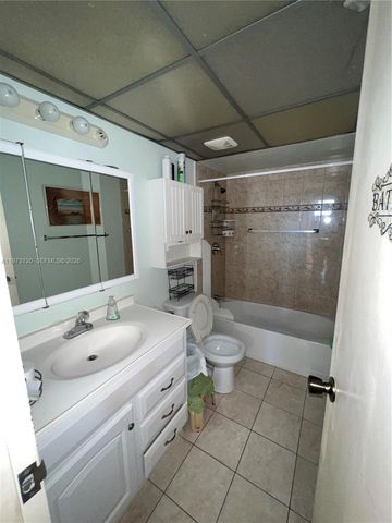 2851 Somerset Dr 417, Lauderdale Lakes, FL 33311