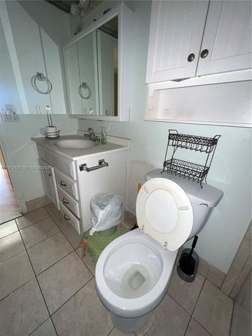 2851 Somerset Dr 417, Lauderdale Lakes, FL 33311