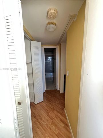 2851 Somerset Dr 417, Lauderdale Lakes, FL 33311