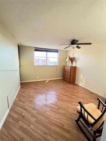 2851 Somerset Dr 417, Lauderdale Lakes, FL 33311