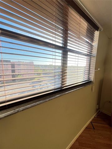 2851 Somerset Dr 417, Lauderdale Lakes, FL 33311