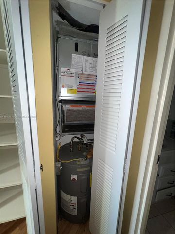 2851 Somerset Dr 417, Lauderdale Lakes, FL 33311