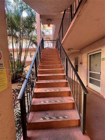 2851 Somerset Dr 417, Lauderdale Lakes, FL 33311