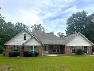 8 Henrys Pl, Purvis, MS 39475